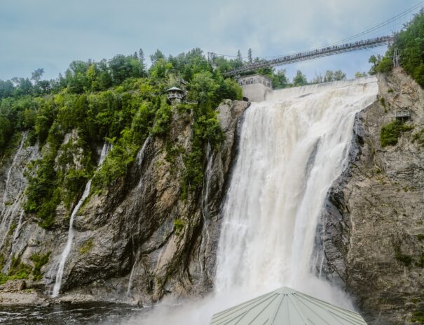 Guided Tour of Montmorency Falls with Alasi Québec.